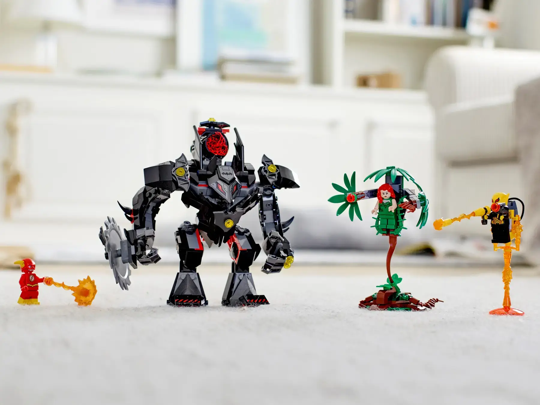 LEGO Batman Mech vs. Poison Ivy Mech 76117